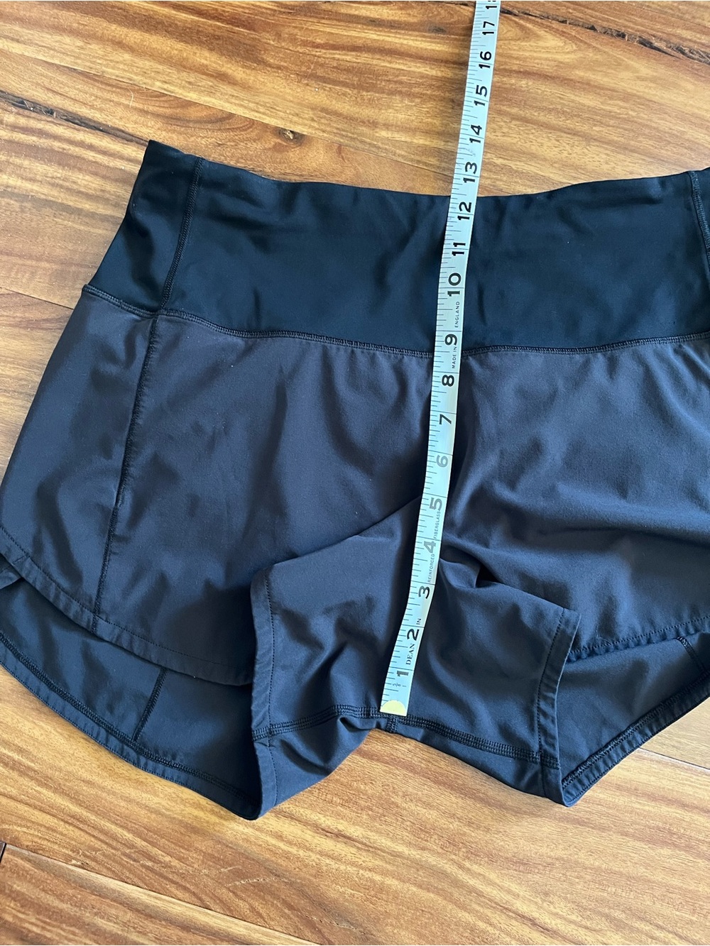 Lululemon Speed Up Shorts - Picture 8 of 8